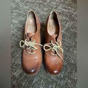 Kork- Ease Chianne Brown Leather Oxford Lace Up Ankle Bootie